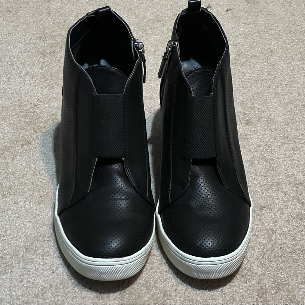 MIA Christi Womens Slip On Wedge Shoes Size 9 1/2